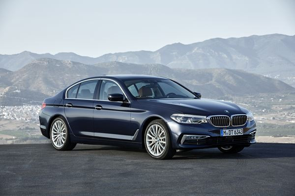 La BMW Série 5 fait le plein de systèmes d’aide à la conduite