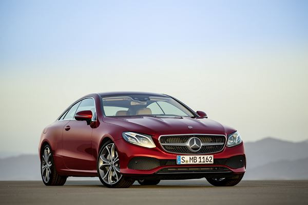 La Mercedes Classe E Coupé adopte un design athlétique expressif