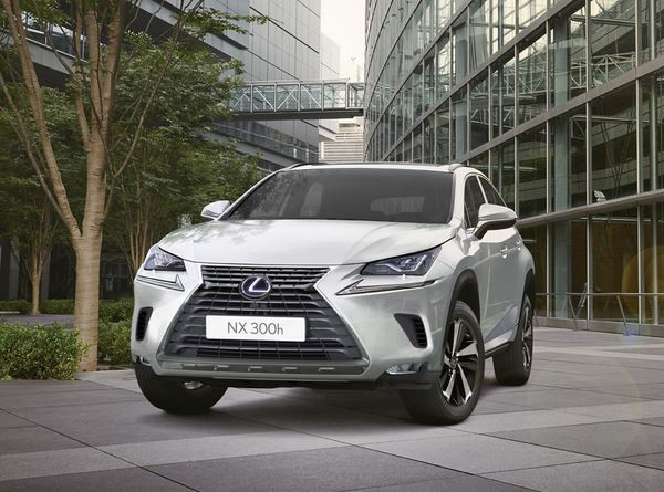 Le crossover Lexus NX s'offre un design sophistiqué plus distinctif
