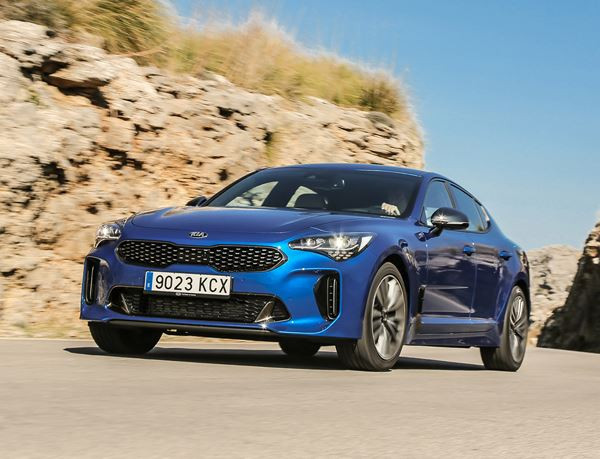 Kia Stinger: une berline coupé Grand Tourisme à la silhouette de fastback
