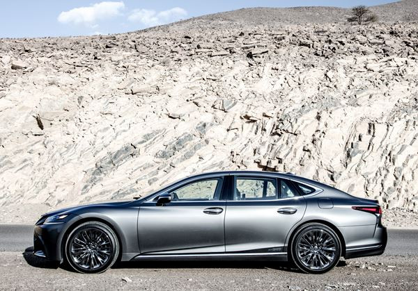 La limousine Lexus LS incarne le summum du luxe automobile japonais