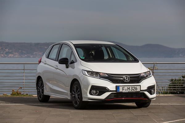 La Honda Jazz restylée reçoit une face avant « en aile »