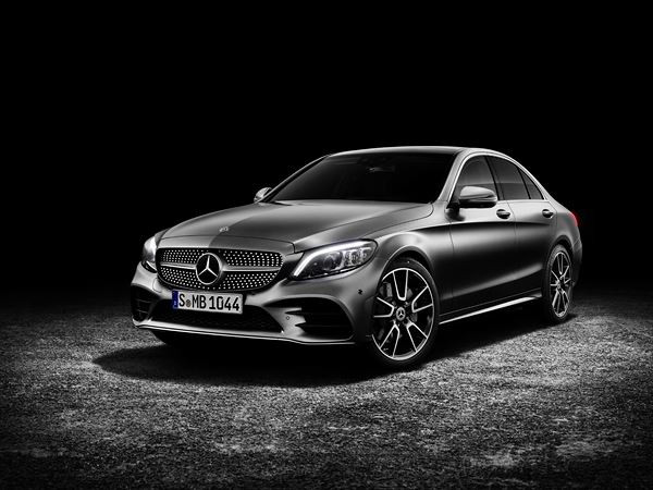 La Mercedes Classe C restylée en approche