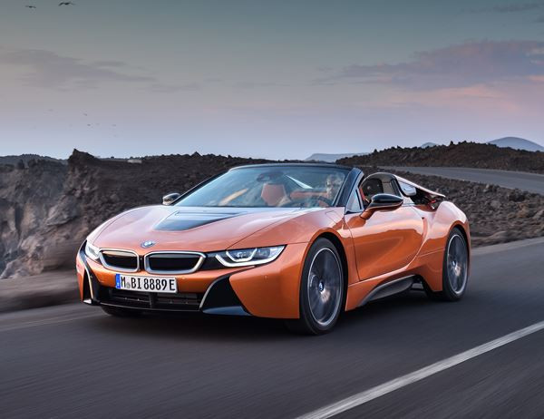 La BMW i8 plug-in hybride se décline en roadster