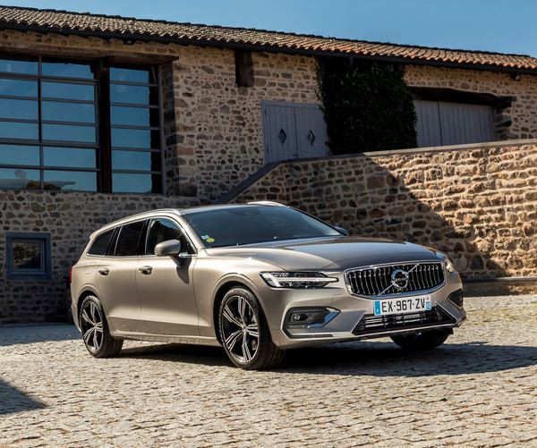 Volvo V60: un break familial esthétique au sens pratique