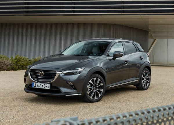 Le Mazda CX-3 restylé affiche une calandre redessinée