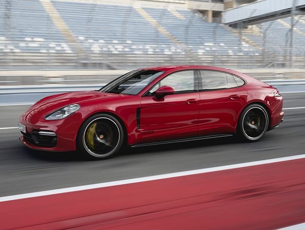 La Porsche Panamera GTS embarque un moteur V8 biturbo de 460 ch