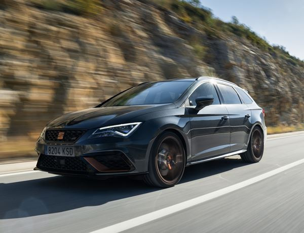 La Leon Cupra R ST débite une puissance de 300 ch et un couple de 400 Nm