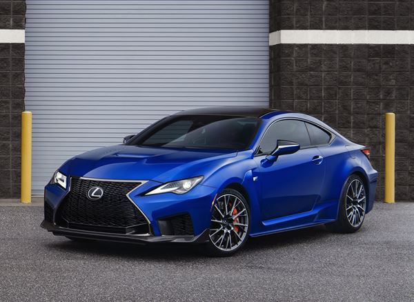 Le coupé Lexus RC F embarque un bloc V8 de 464 ch