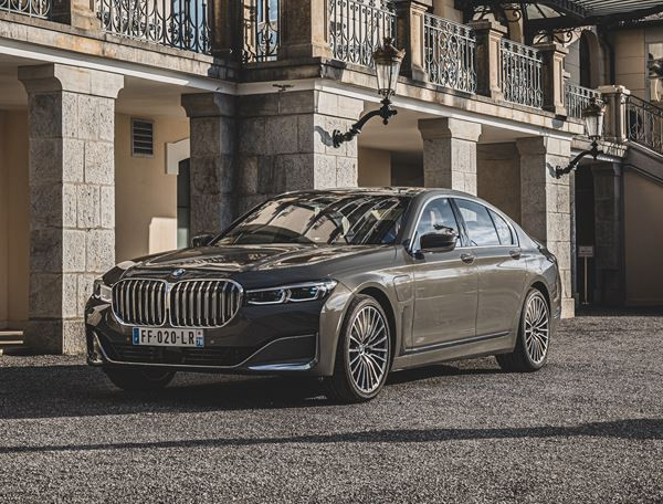 La berline de luxe revisitée BMW Série 7 affiche un caractère affirmé