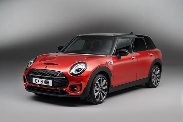 Le Mini Clubman restylé affiche un style unique dans le segment des compactes