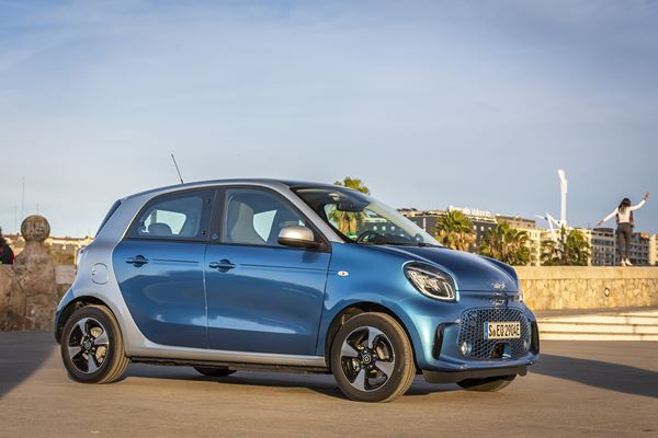 La smart EQ forfour s'offre un design extérieur légèrement remanié
