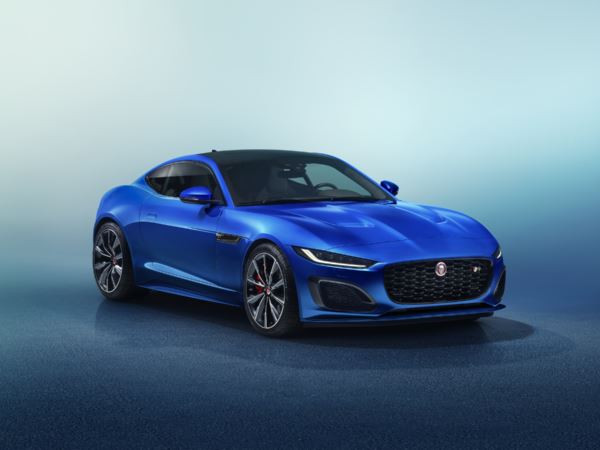 La sportive biplace anglaise Jaguar F-Type Coupé affiche un design plus musclé