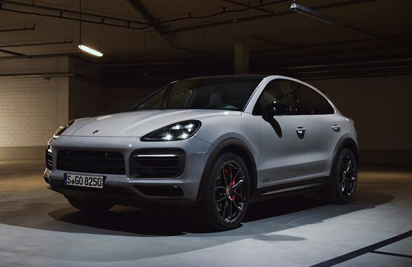 Le Porsche Cayenne Coupé GTS embarque un V8 biturbo délivrant 460 ch
