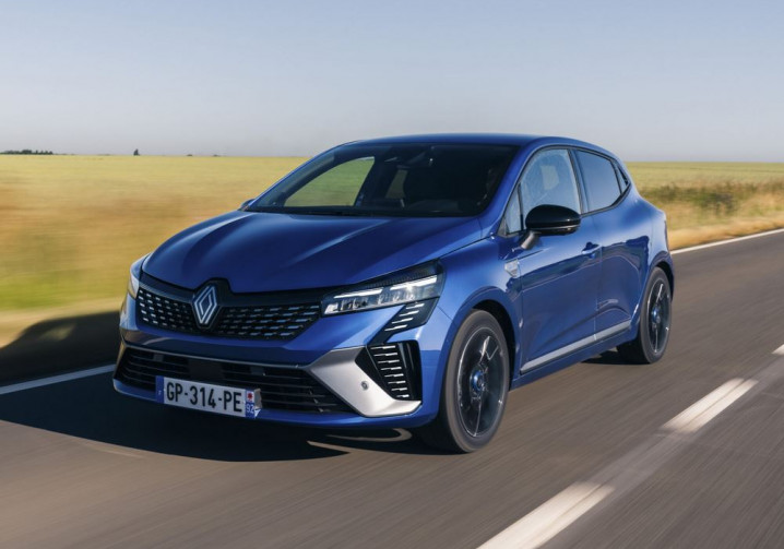 La Renault Clio restylée adopte des lignes tendues et facettées
