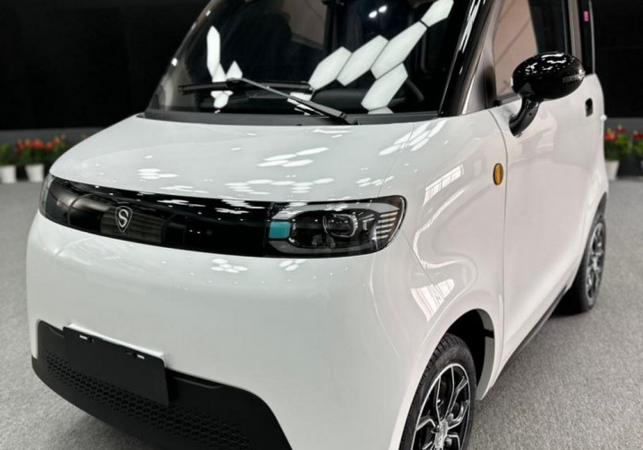Simplici : un quadricycle électrique sans permis doté d'une autonomie jusqu'à 120 km