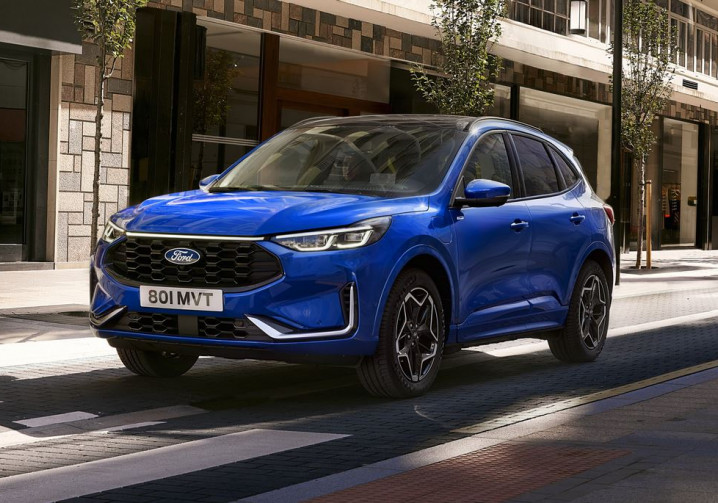 Le SUV de taille intermédiaire Ford Kuga restylé affiche une face avant plus distinctive