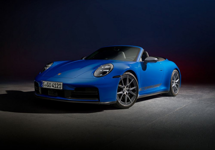 Le modèle léger et ultradynamique Porsche 911 Carrera T se décline en version Cabriolet