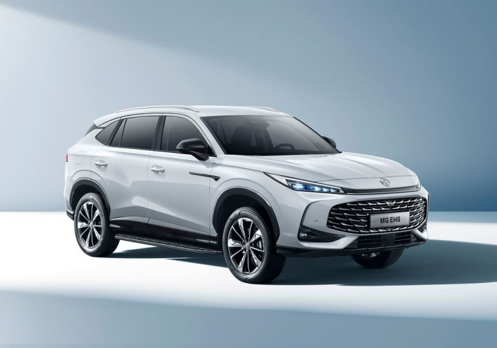 Le SUV familial hybride rechargeable MG EHS affiche un design épuré