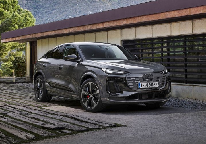 L'Audi Q6 Sportback e-tron électrique se singularise par un arrière dynamique