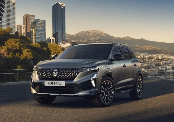 Le Renault Austral harmonise son style avec celui du Rafale