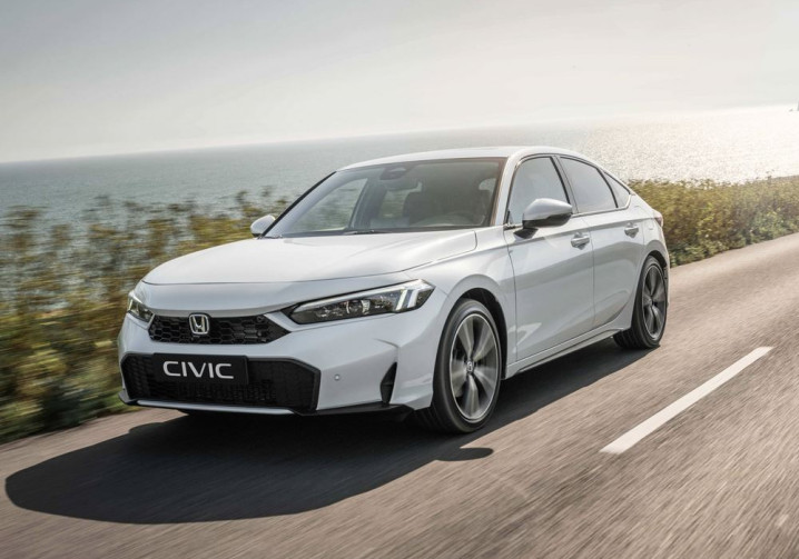 La Honda Civic hybride modernisée bénéficie d'un design extérieur légèrement revisité