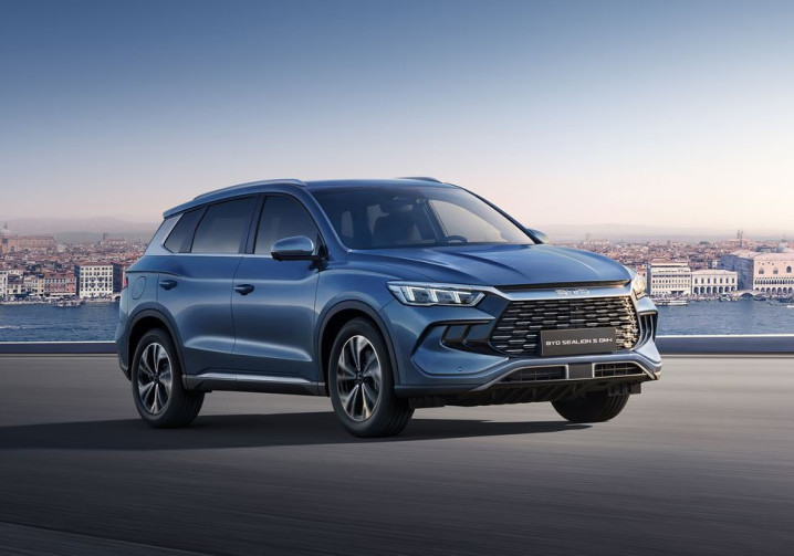 Le SUV familial Byd Sealion 5 DM-i à technologie Super Hybride propose une grande autonomie sur les longs trajets