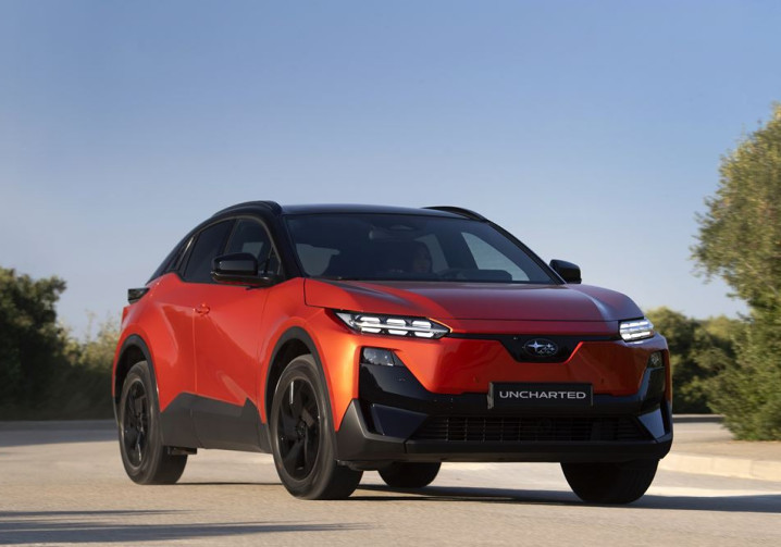 Le SUV compact électrique Subaru Uncharted affiche jusqu'à 588 km d'autonomie WLTP