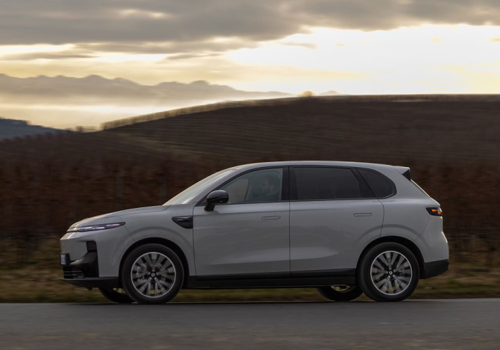 Le SUV compact Leapmotor B10 e-Hybrid à prolongateur d'autonomie offre jusqu'à 900 km d'autonomie