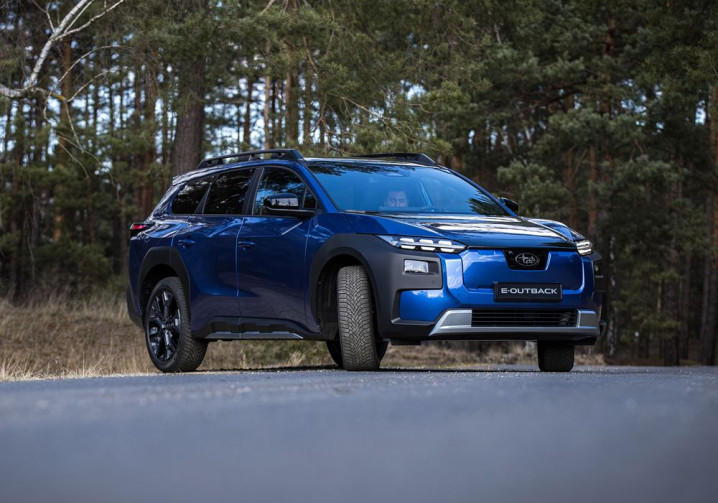 Le break surélevé Subaru Outback passe à l'électrique