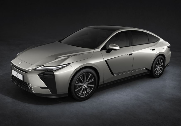 La Lexus ES hybride de huitième génération porte à un niveau supérieur les caractéristiques de la routière japonaise