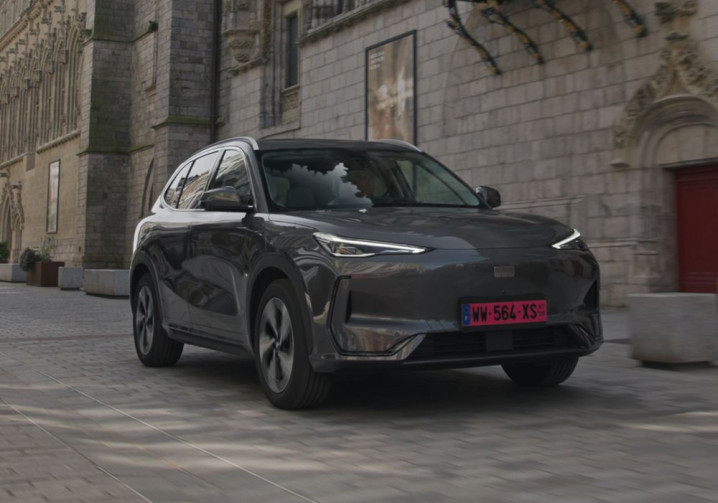 Le SUV compact électrique Geely E5 affiche une autonomie WLTP pouvant atteindre jusqu'à 475 km
