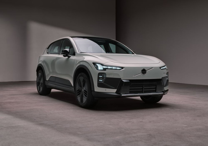 Le SUV électrique de taille intermédiaire Volvo EX60 Cross Country est conçu pour sortir des sentiers battus
