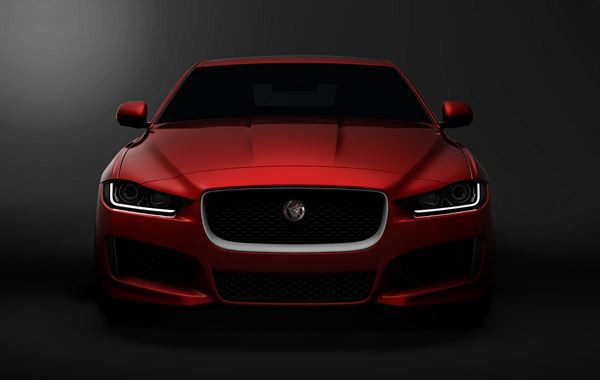 Jaguar annonce la nouvelle berline intermédiaire sportive XE
