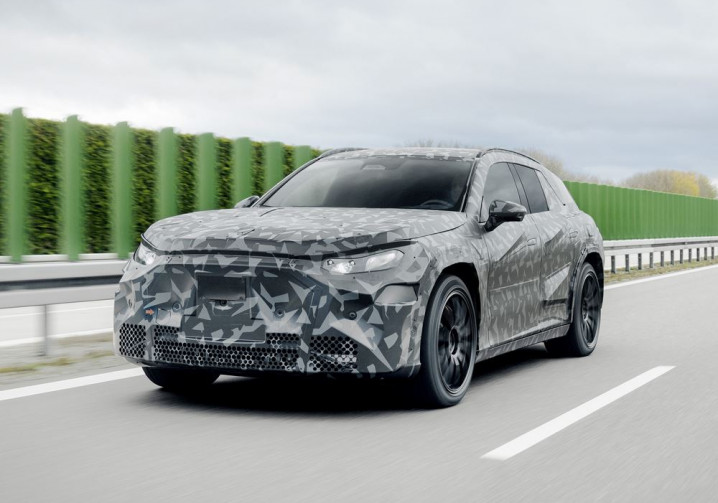 Le SUV haute performance électrique Mercedes-AMG en phase de tests