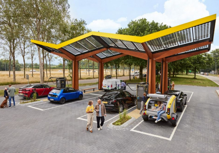 Le classement 2024 des meilleurs réseaux de recharge d'autoroutes en France