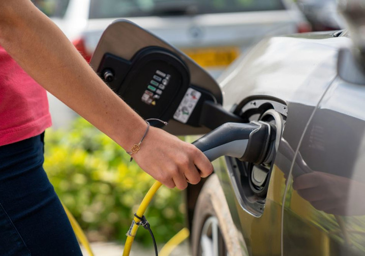 La valeur moyenne des matériaux récupérables prélevés sur une voiture électrique en fin de vie atteint 1 257 euros en 2026