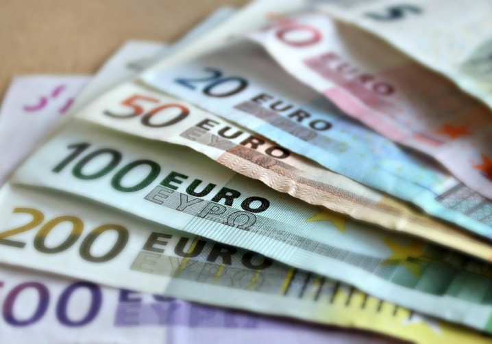 Bonus écologique: 2 000 euros pour un véhicule électrique de moins de 47 000 euros
