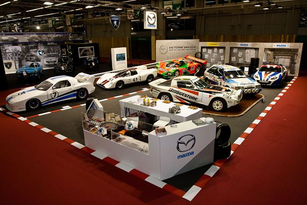 Mazda célèbre le 20ème anniversaire de sa victoire aux 24 Heurs du Mans à Rétromobile