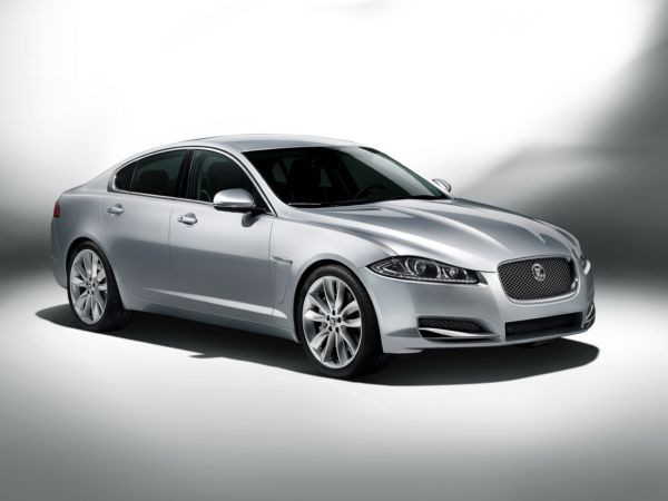 La Jaguar XF s’offre un léger restyling