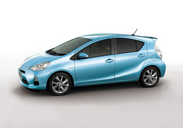 Une nouvelle berline hybride Toyota dévoilée à Tokyo