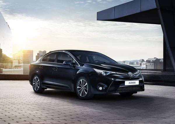 La Toyota Avensis adopte des lignes plus dynamiques