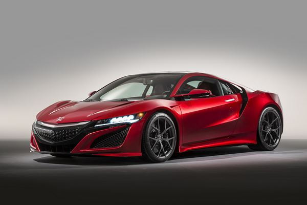 La supercar Honda NSX fait ses débuts sur la scène européenne