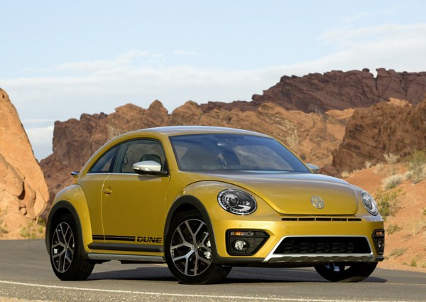 Une Volkswagen Coccinelle Dune au design off-road en approche