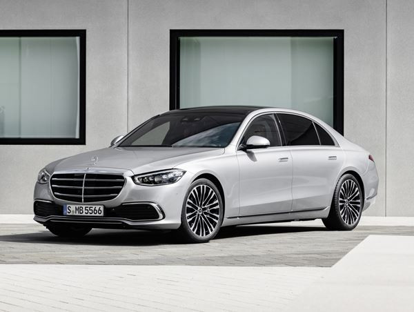La Mercedes-Benz Classe S entend définir le segment du luxe automobile