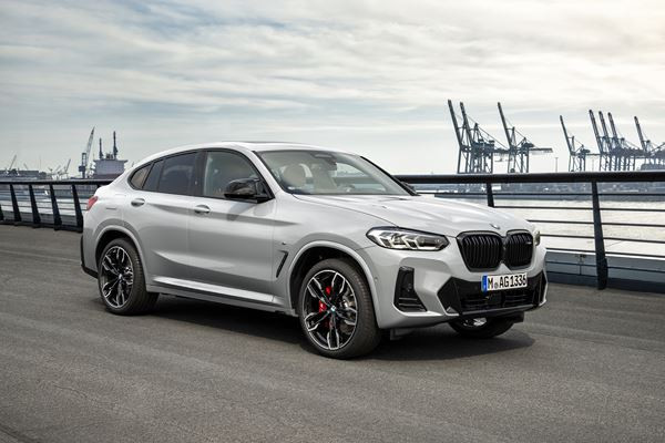 Le Sport Activity Coupé BMW X4 bénéficie d'un design rafraîchi
