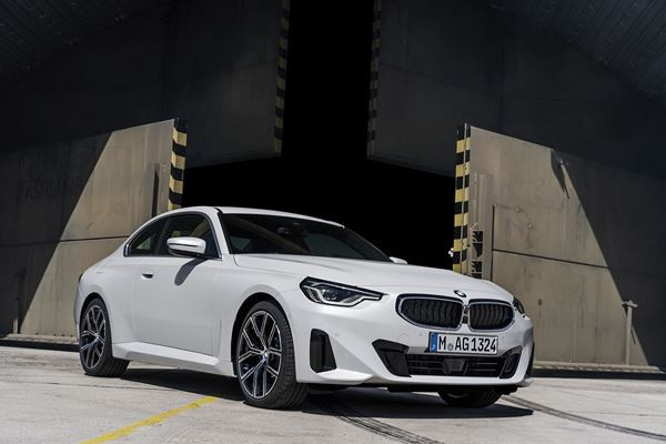 La BMW Série 2 Coupé associe des proportions athlétiques à une silhouette tricorps