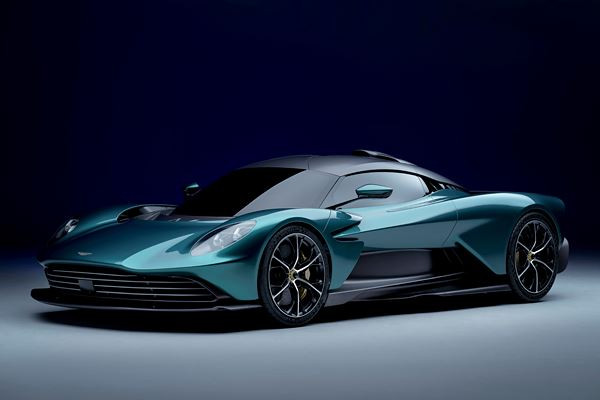 La supercar Aston Martin Valhalla hybride rechargeable développe 950 ch