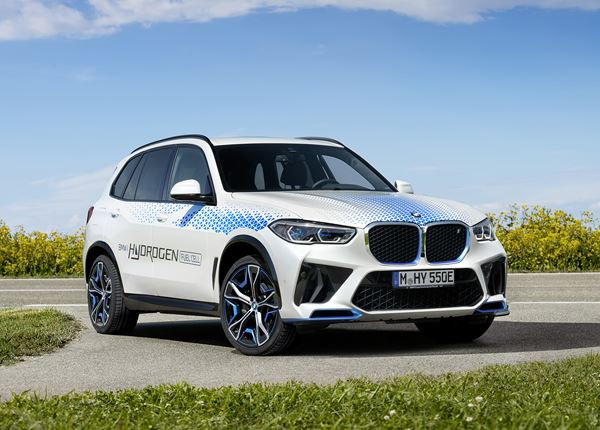 La BMW iX5 Hydrogen à pile à hydrogène délivre une puissance de 374 ch