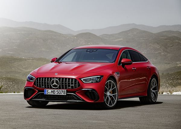 Le Mercedes-AMG 63 S E Performance hybride génère une puissance système de 843 ch